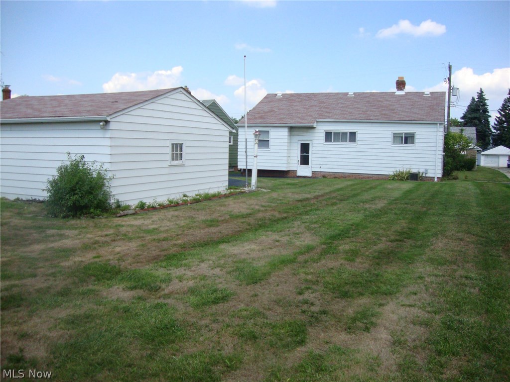 20676 Applegate Road Maple Heights, OH 44137 - Photo 5 of 27 Gallery Image 5