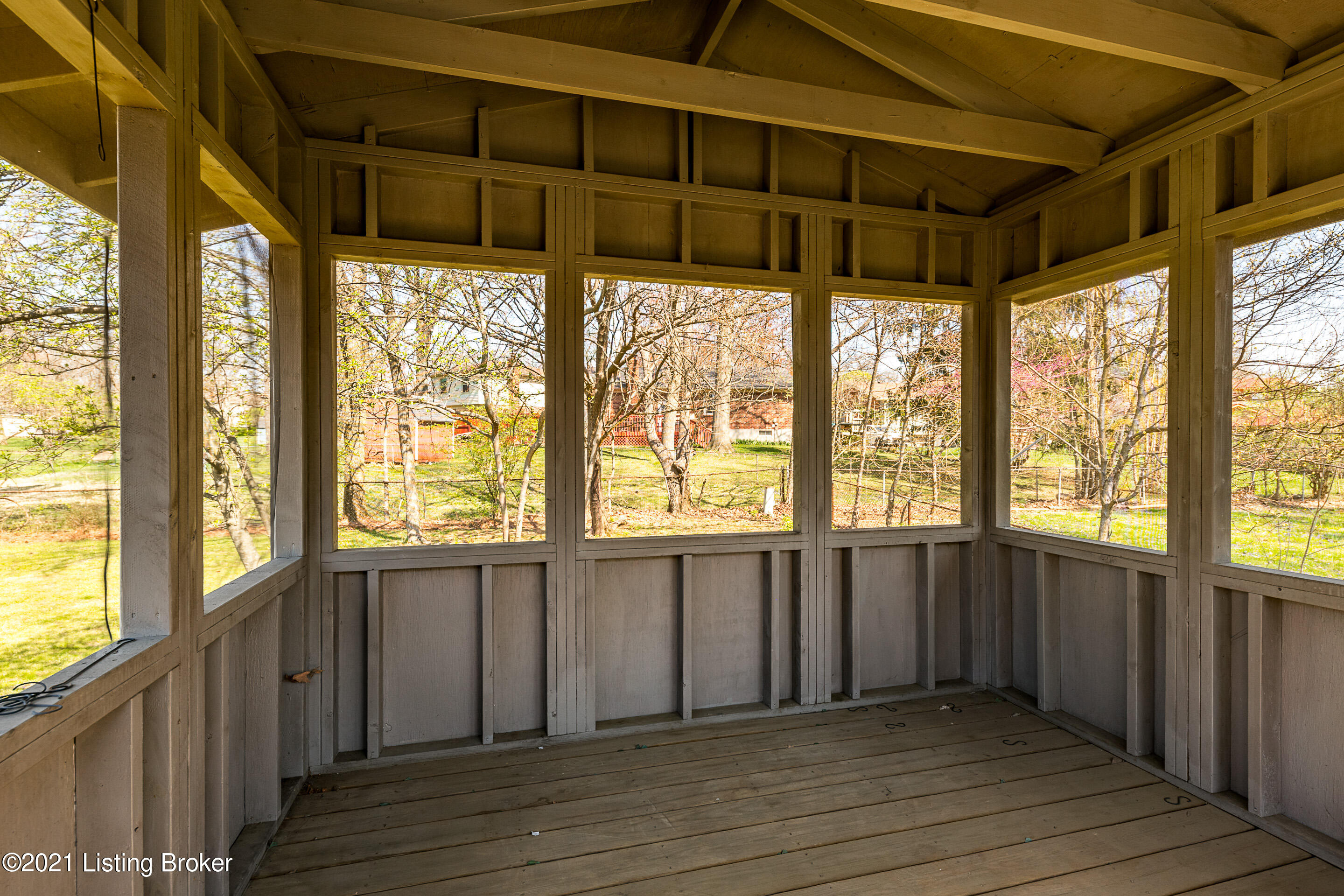 10611 St Rene Road Louisville, KY 40299 - Photo 38 of 42 Gazebo