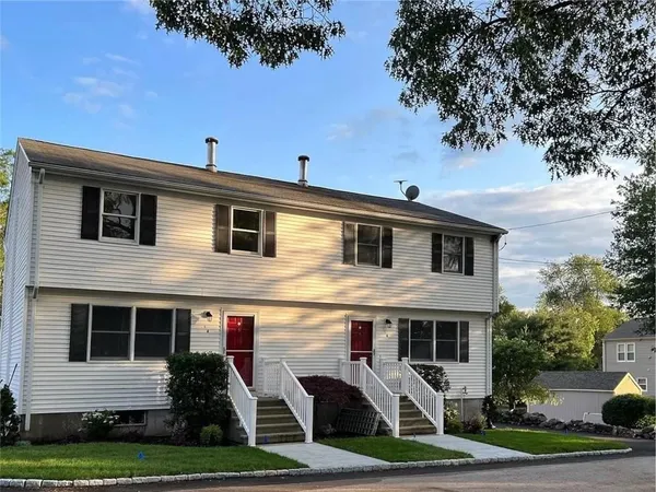 $2,575 | 14 Summer Street, West Warwick, RI 02893