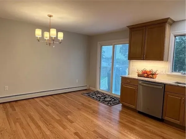 $2,575 | 14 Summer Street, West Warwick, RI 02893