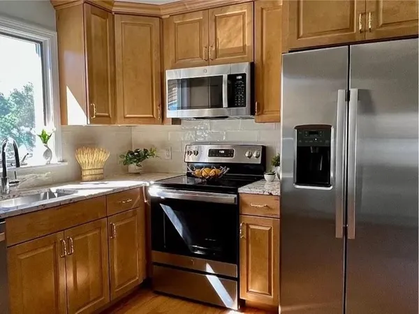 $2,575 | 14 Summer Street, West Warwick, RI 02893