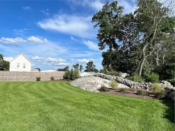 $2,575 | 14 Summer Street, West Warwick, RI 02893