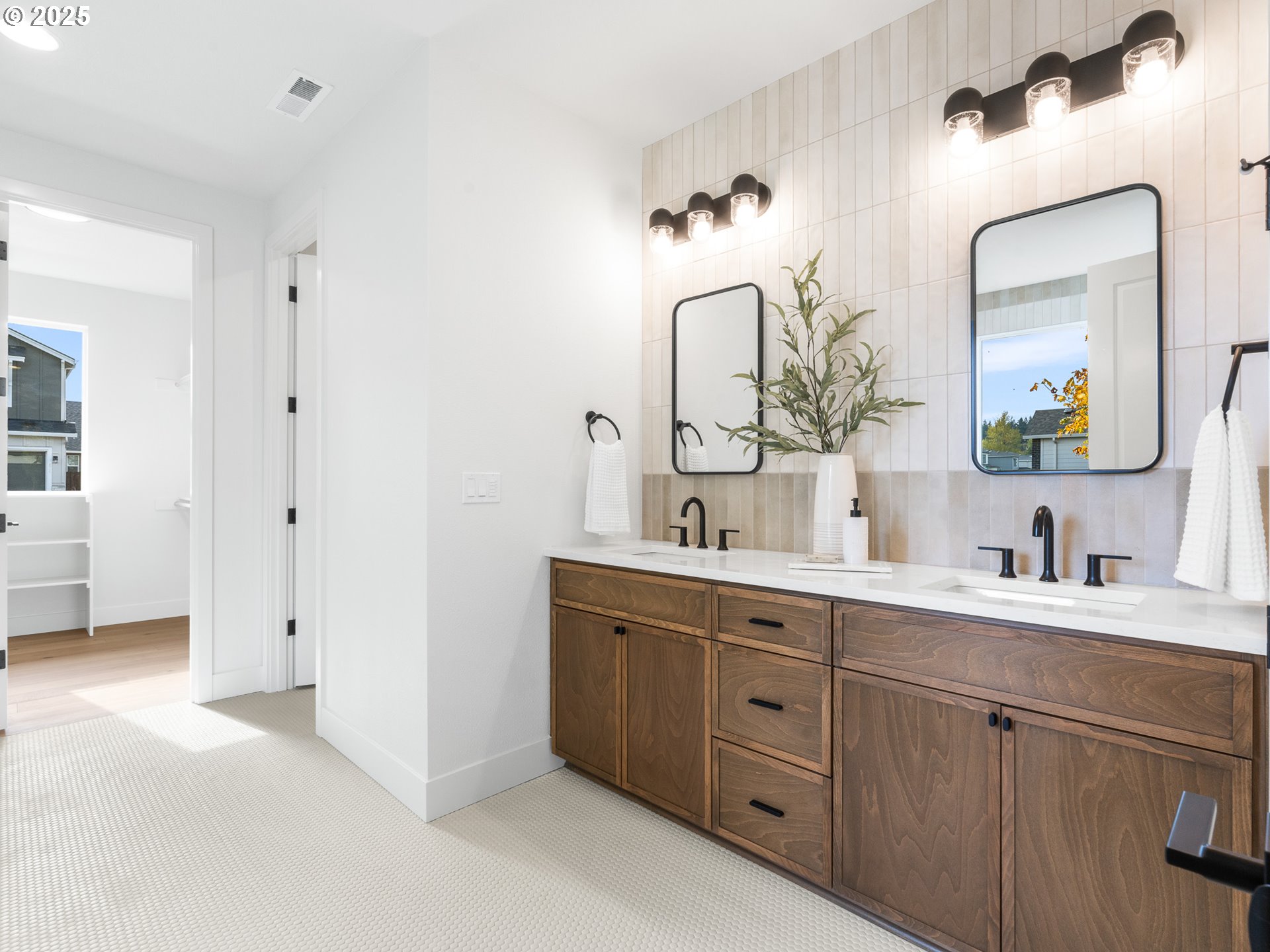 841 Southwest 49th Street Gresham, OR 97080 - Photo 32 of 44