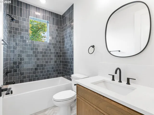 $929,900 | 841 Southwest 49th Street, Gresham, OR 97080