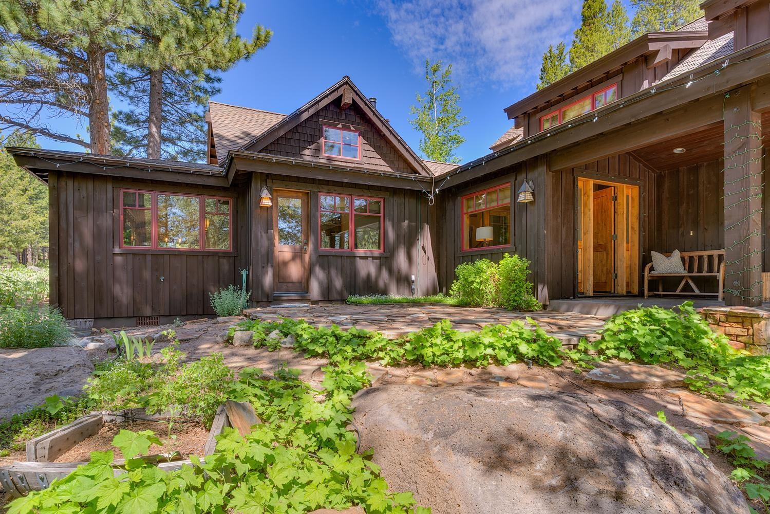 12420 Springbrook Place Truckee, CA 96161 - Photo 4 of 28