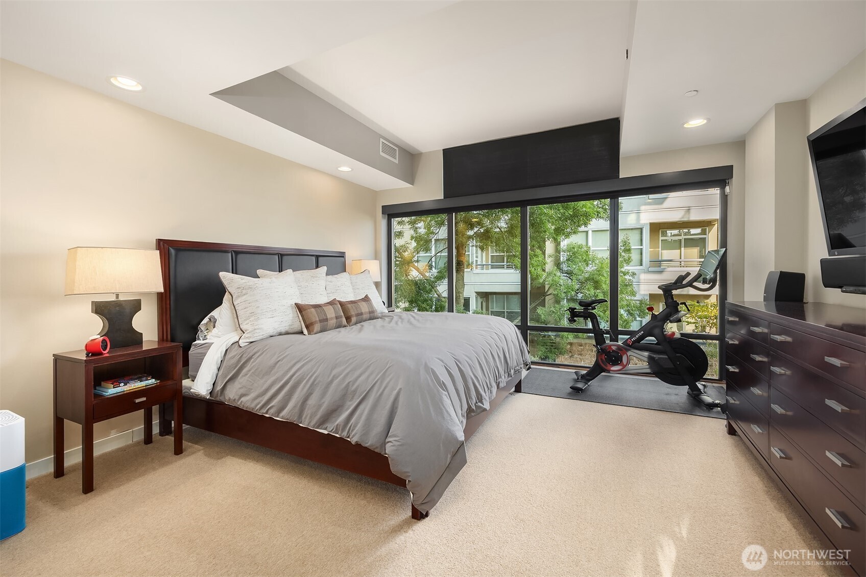 10000 Main Street, Unit 306 Bellevue, WA 98004 - Photo 19 of 33