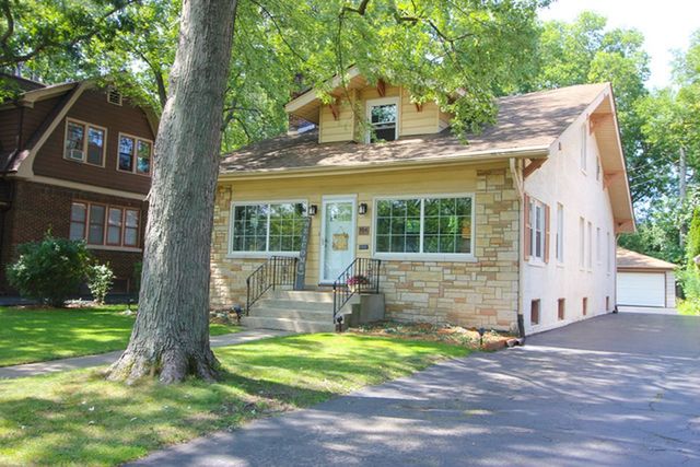 164 Barrypoint Road Riverside, IL 60546 - Photo 2 of 30