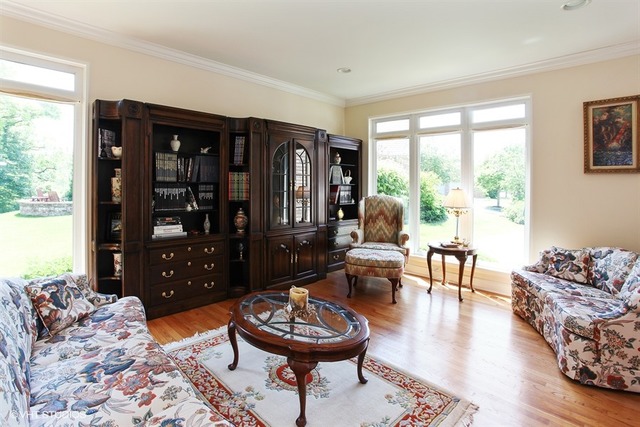 749 Endicott Road Highwood, IL 60040 - Photo 3 of 25 Gallery Image 3
