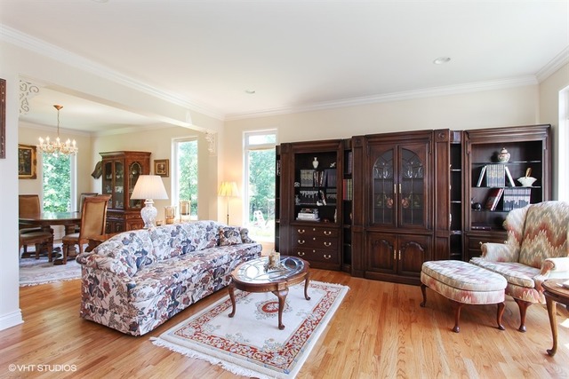 749 Endicott Road Highwood, IL 60040 - Photo 4 of 25 Gallery Image 4