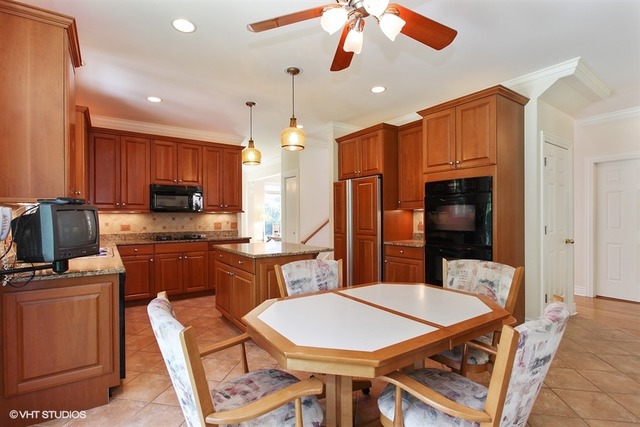 749 Endicott Road Highwood, IL 60040 - Photo 8 of 25 Gallery Image 8