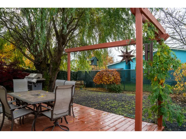 a view of outdoor space yard and patio