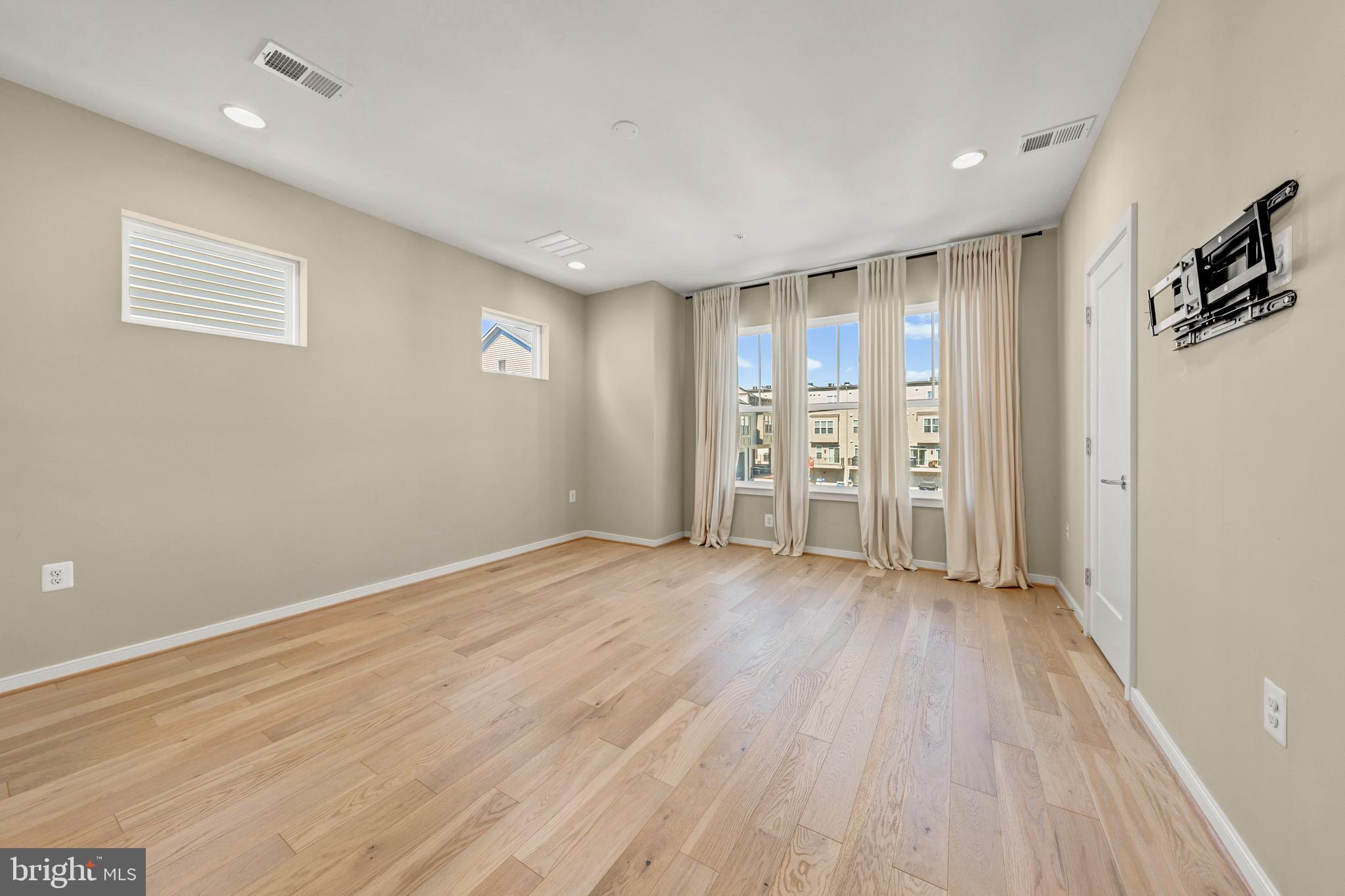 22961 Quiet Crossing Terrace Broadlands, VA 20148 - Photo 33 of 56