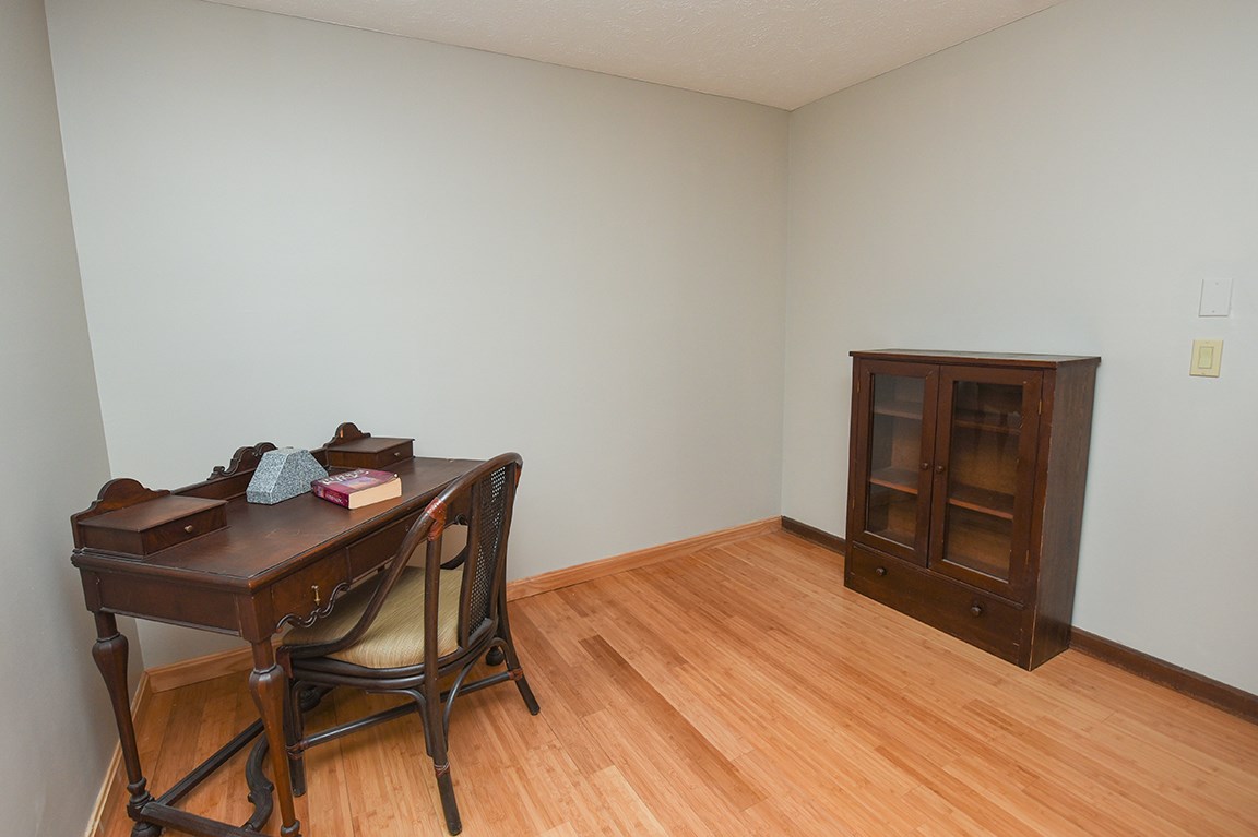 7 Old Manchester Road Derry, NH 03038 - Photo 11 of 25