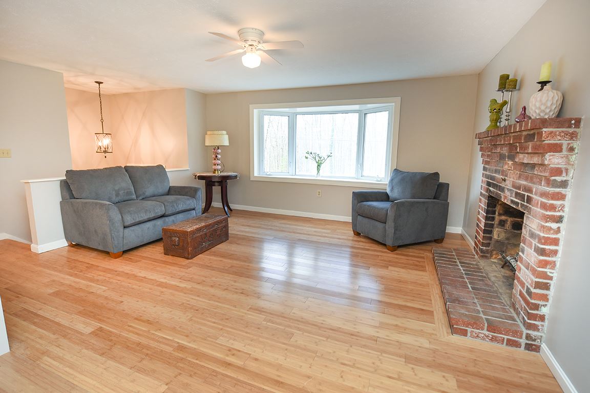 7 Old Manchester Road Derry, NH 03038 - Photo 8 of 25