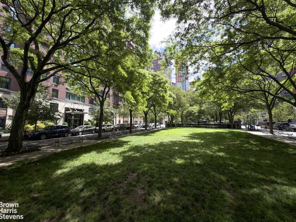 333 Rector Place, Unit 1405 Manhattan, NY 10280 - Photo 27 of 29
