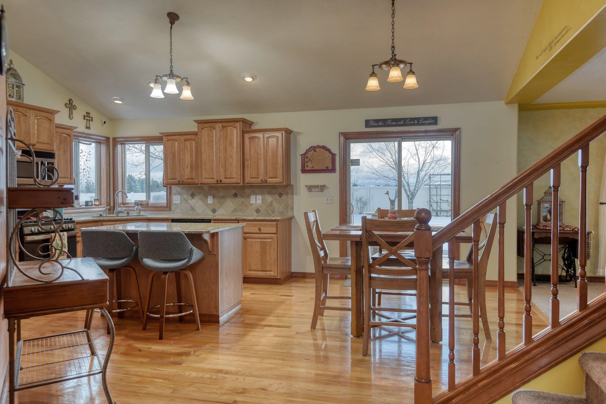 10110 North Cochran Road Spokane, WA 99208 - Photo 2 of 12