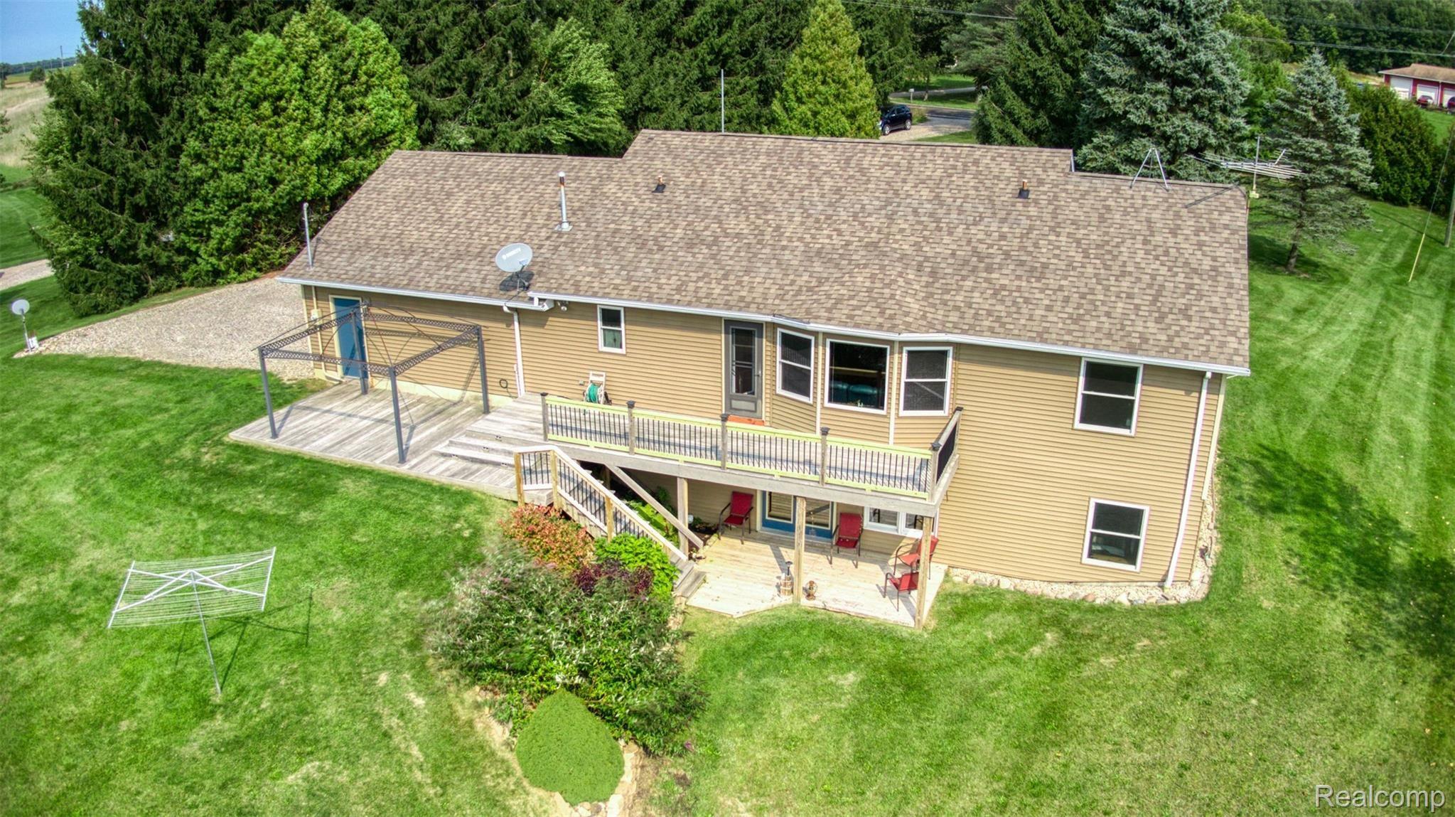 1070 South Gregory Road Fowlerville, MI 48836 - Photo 31 of 49 DJI_0670_11.jpg