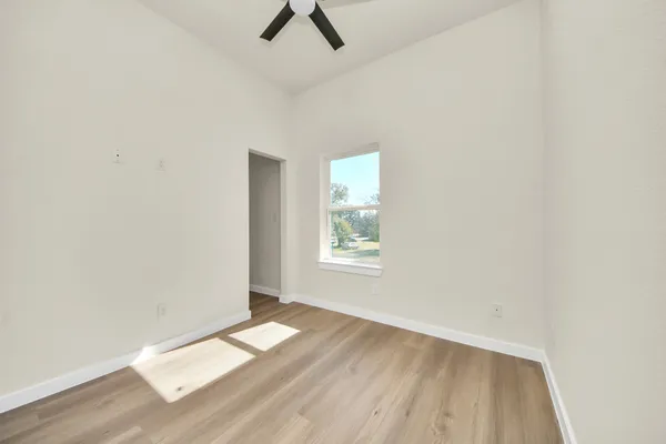 a view of entryway with white walls