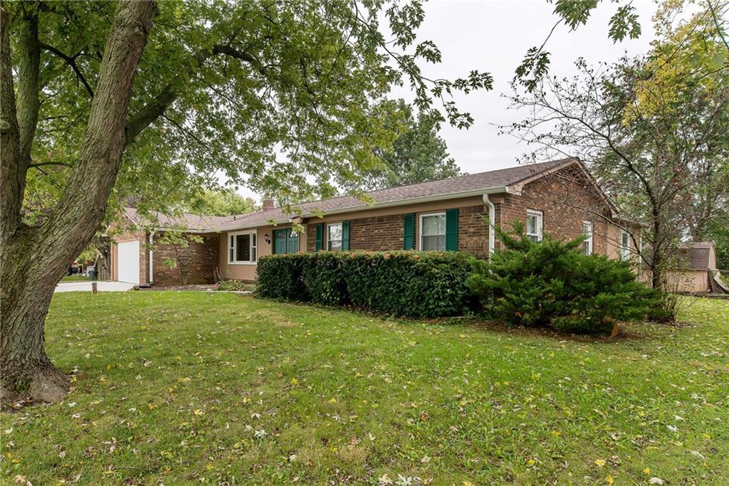 8329 Oris Road Indianapolis, IN 46259 - Photo 3 of 27 Gallery Image 3