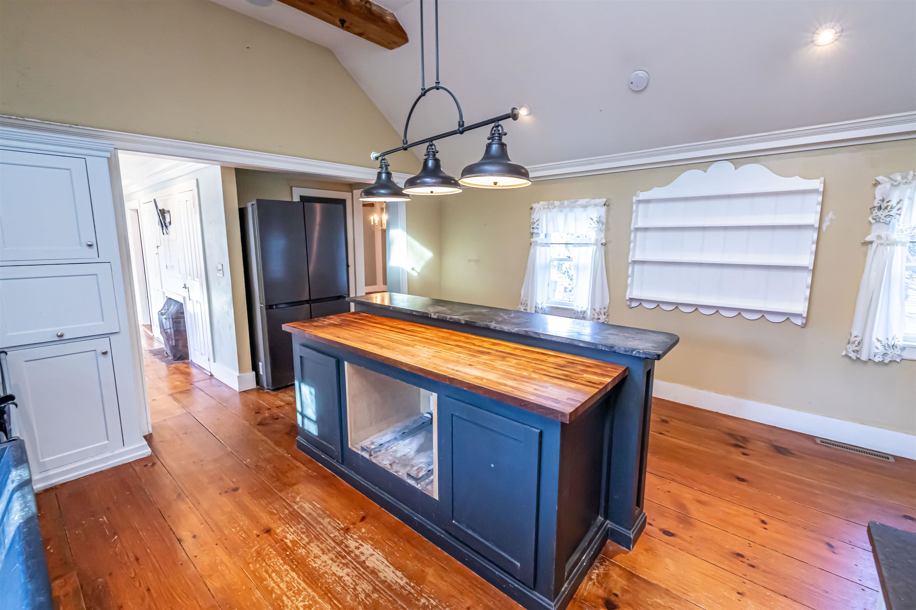 53 Newmarket Road Durham, NH 03824 - Photo 13 of 60