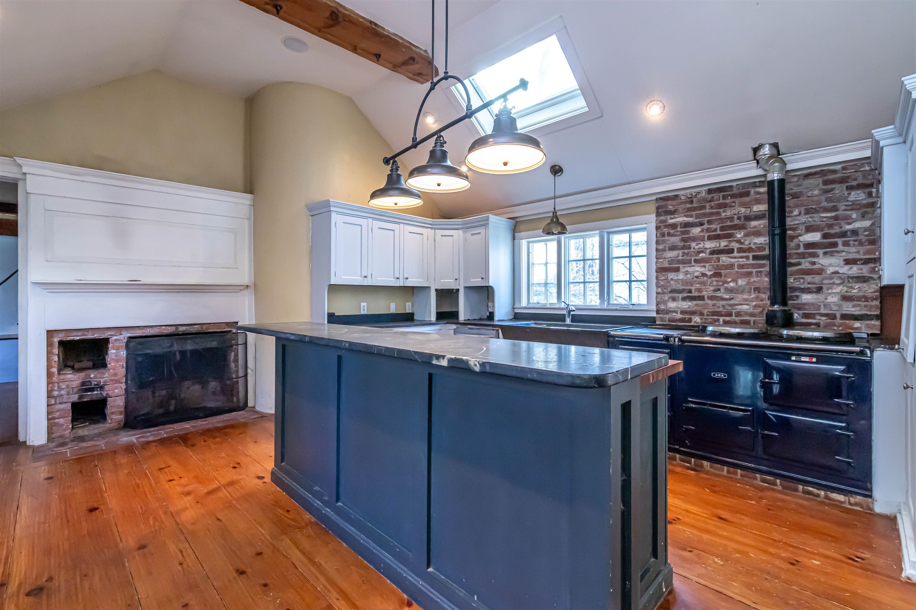 53 Newmarket Road Durham, NH 03824 - Photo 14 of 60