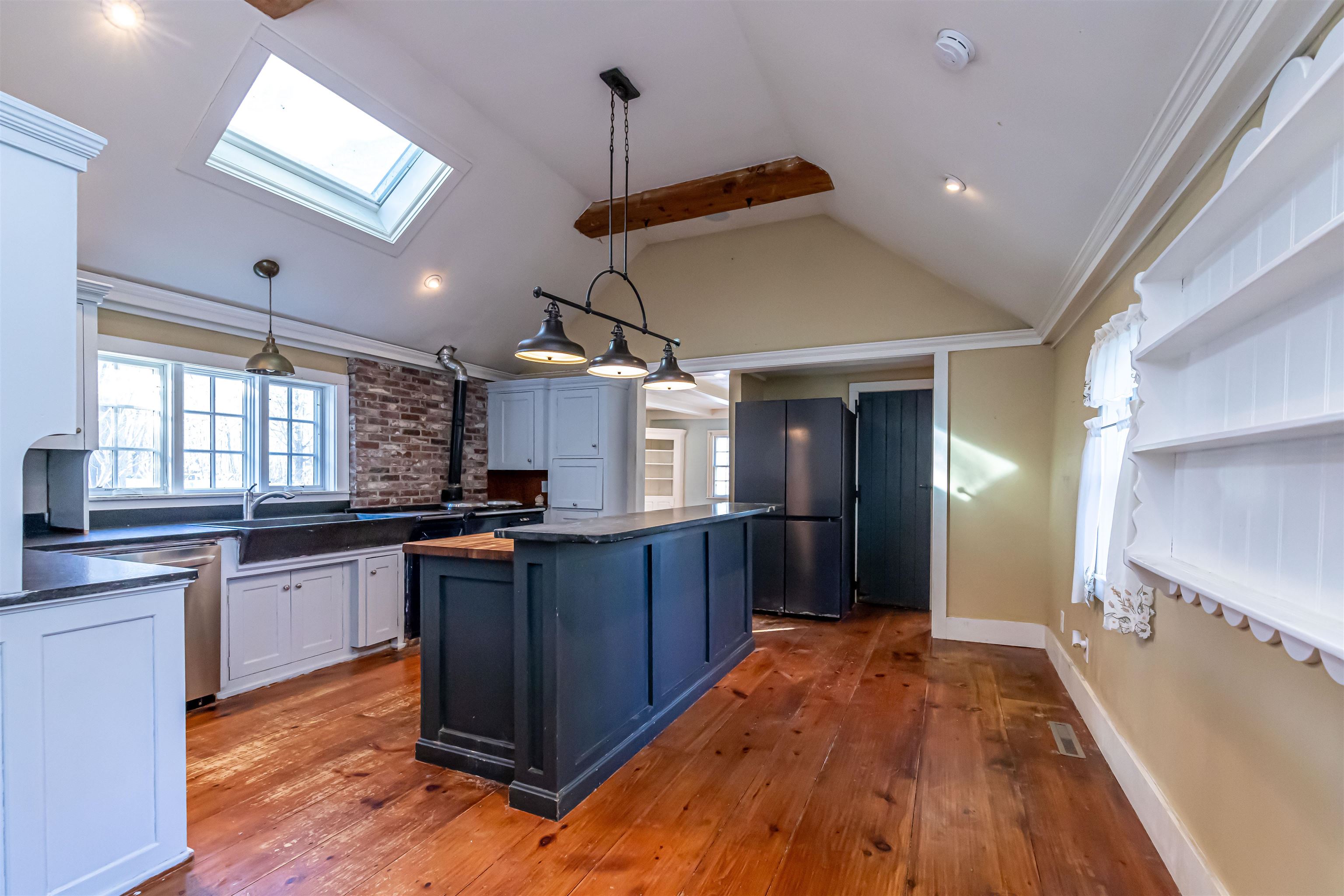 53 Newmarket Road Durham, NH 03824 - Photo 16 of 60