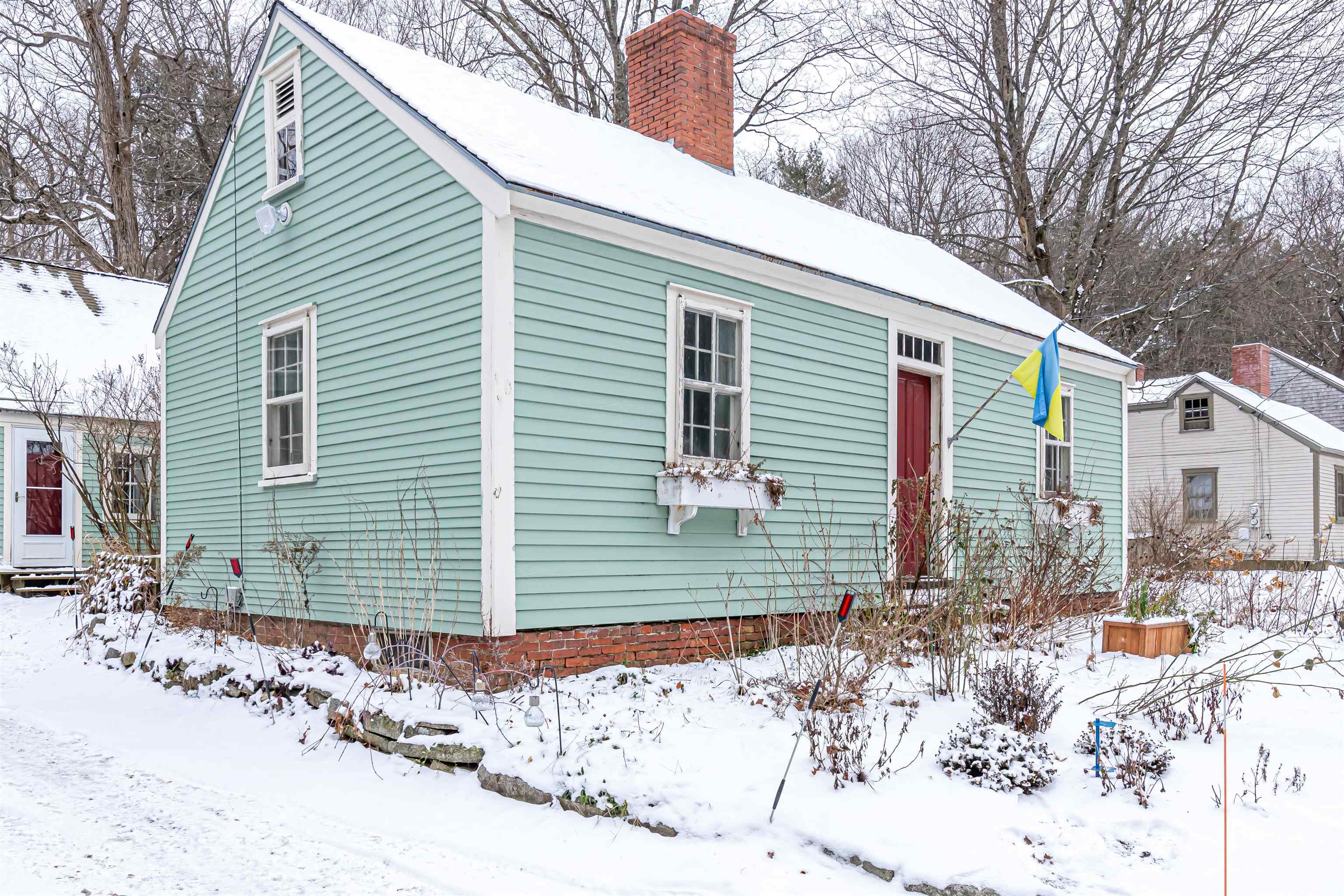 53 Newmarket Road Durham, NH 03824 - Photo 3 of 60