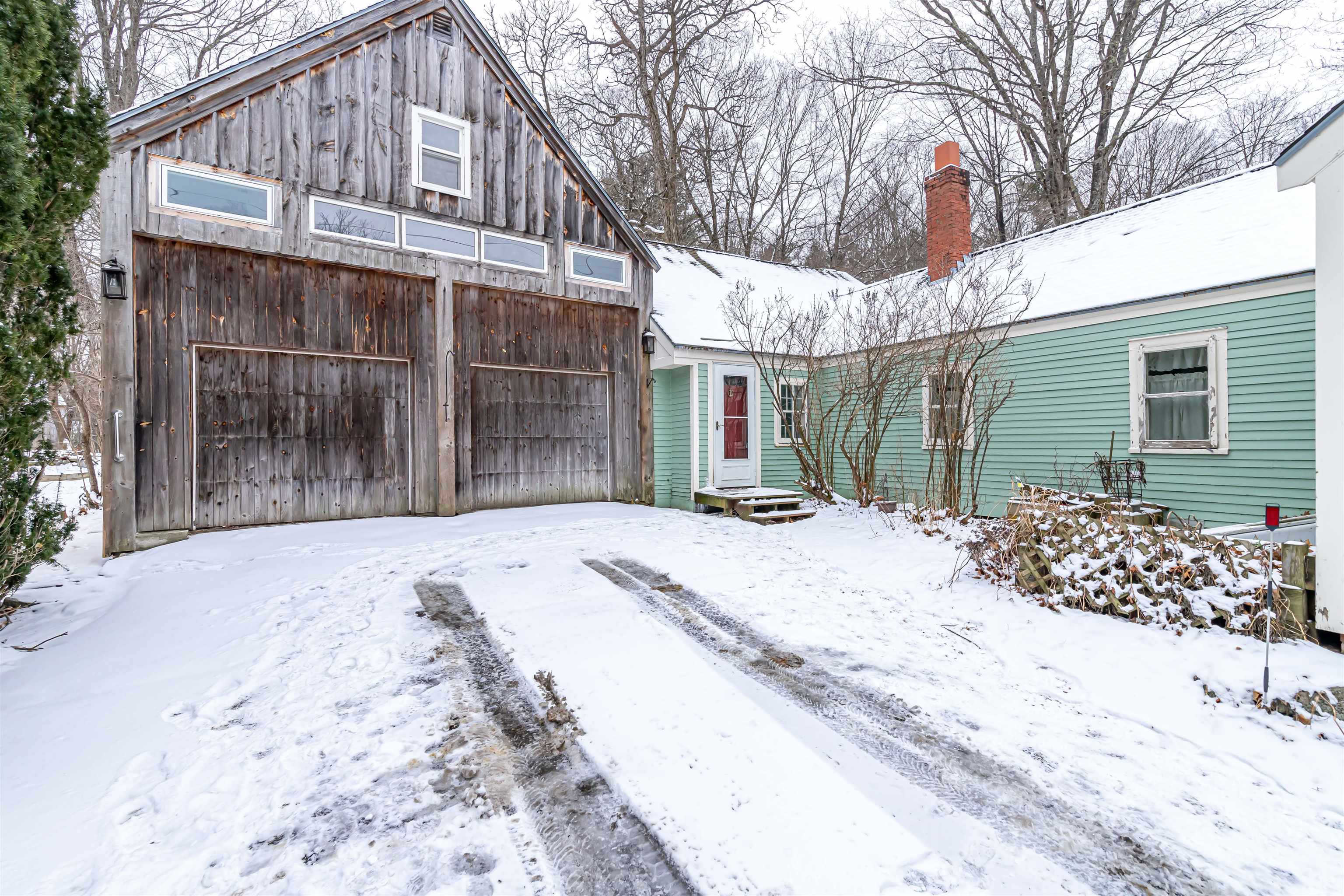 53 Newmarket Road Durham, NH 03824 - Photo 4 of 60