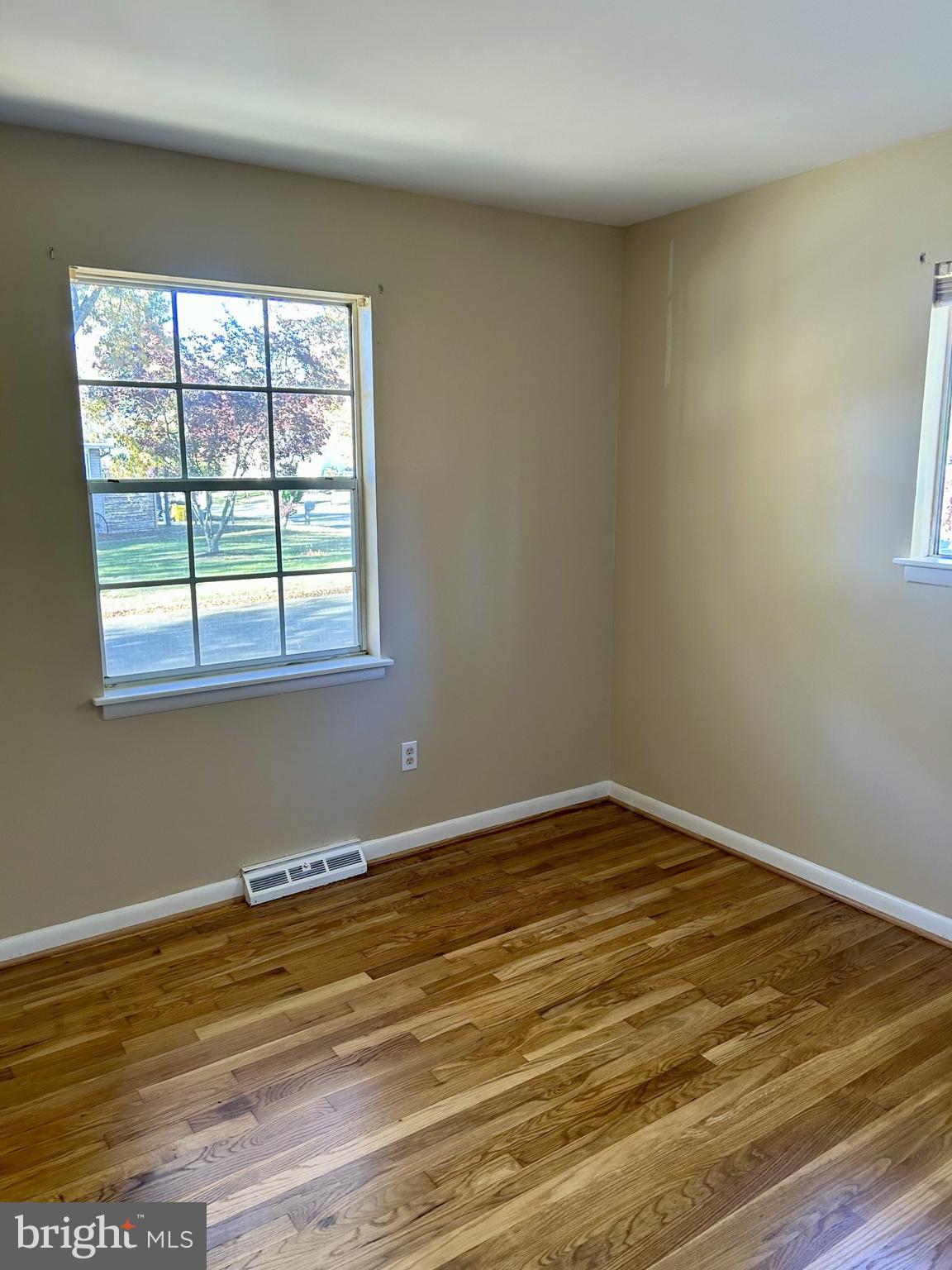 1527 Patuxent Manor Road Davidsonville, MD 21035 - Photo 10 of 36 Bedroom #1 with refinished floors