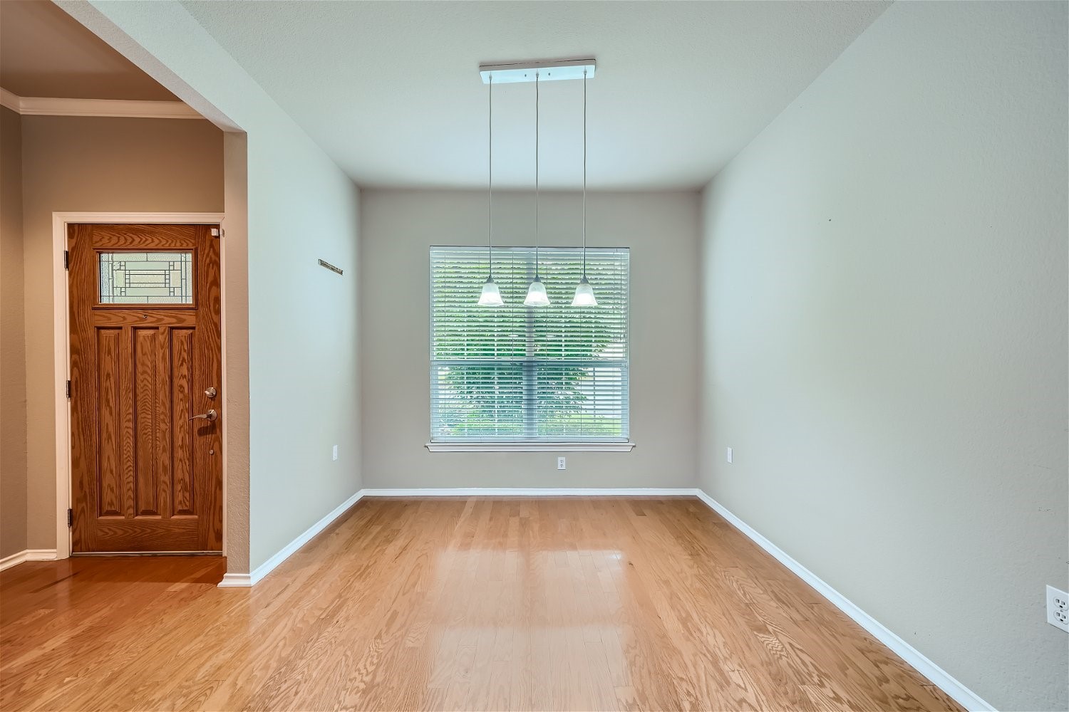 120 Muir Court Georgetown, TX 78633 - Photo 9 of 27 an empty room that has a window in it