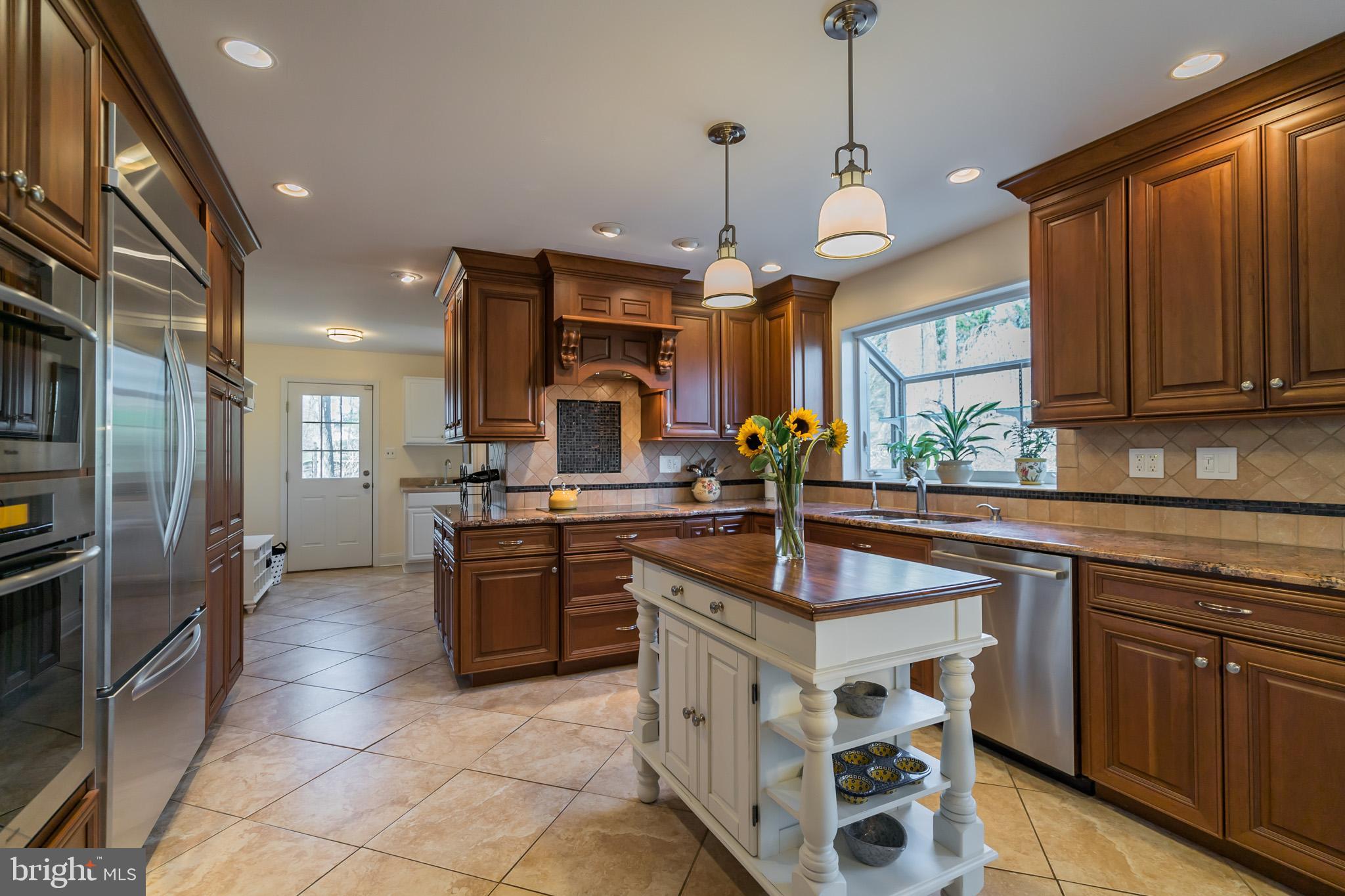 5385 Ridgeview Drive Doylestown, PA 18902 - Photo 7 of 29 Kitchen