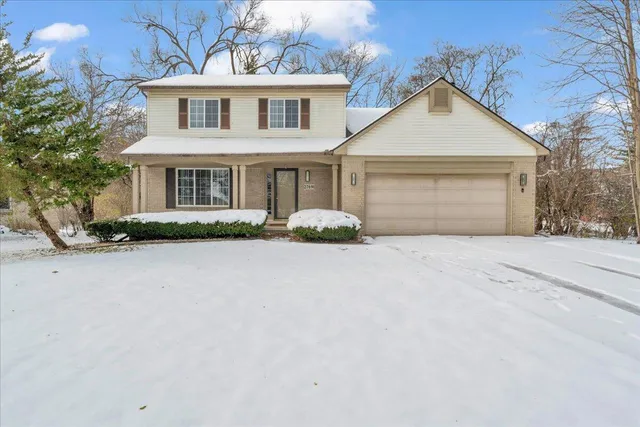 $329,000 | 27691 El Dorado Place, Lathrup Village, MI 48076