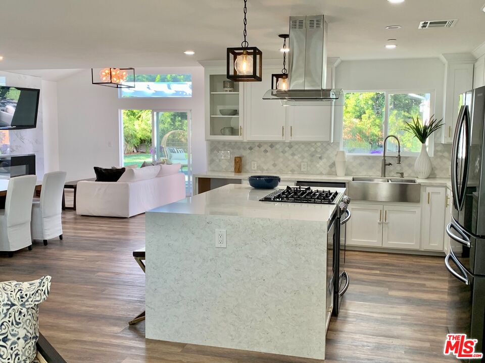 13407 Peach Hill Road Moorpark, CA 93021 - Photo 9 of 54 Gallery Image 9
