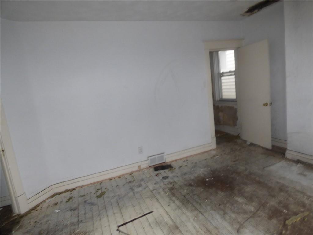 1021 Rue Grande Vue Street Pittsburgh, PA 15220 - Photo 13 of 22 Gallery Image 13
