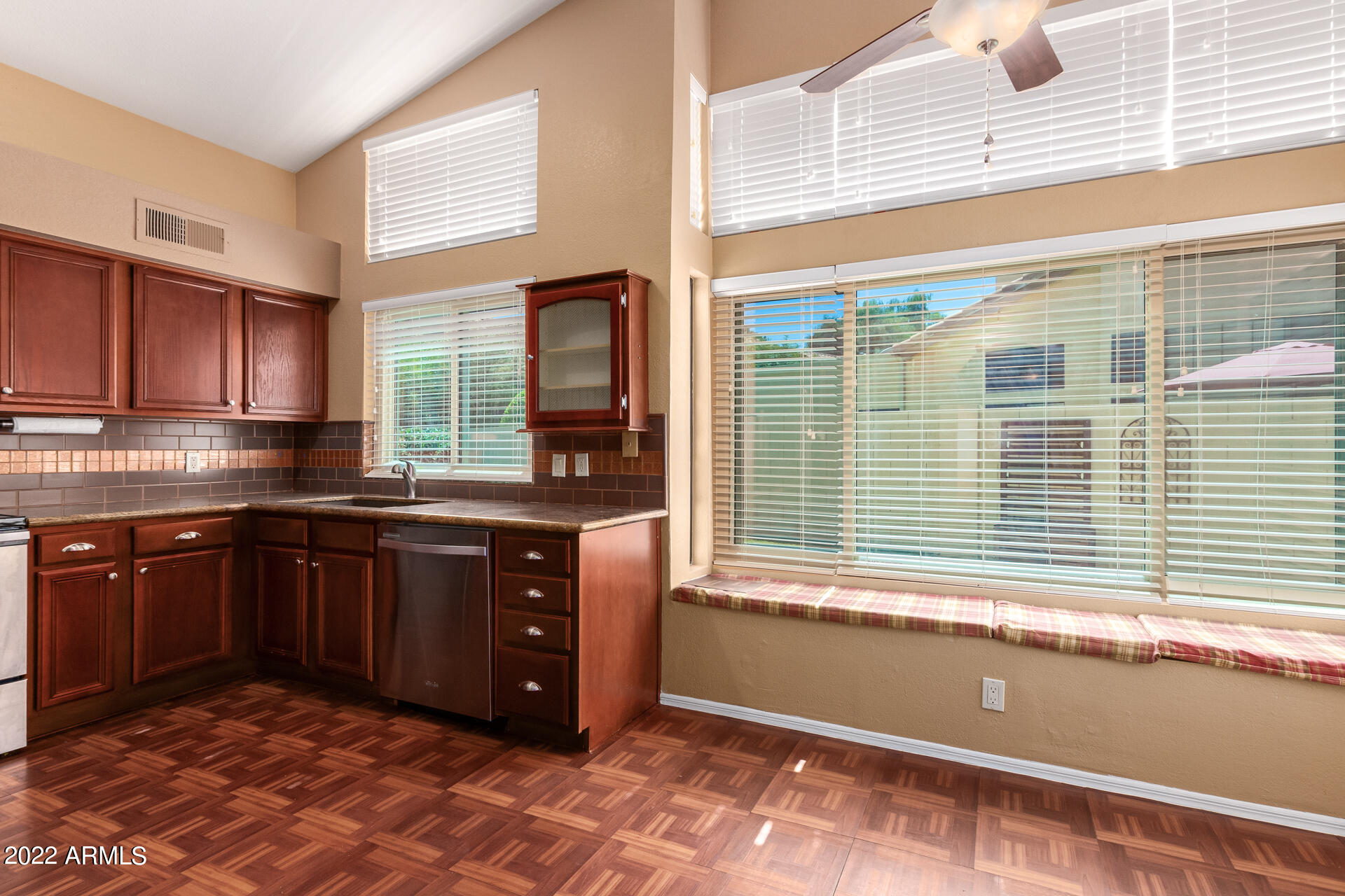 13 West Ranch Road Tempe, AZ 85284 - Photo 11 of 22 WINDOW SEATING FOR KITCHEN TABLE
