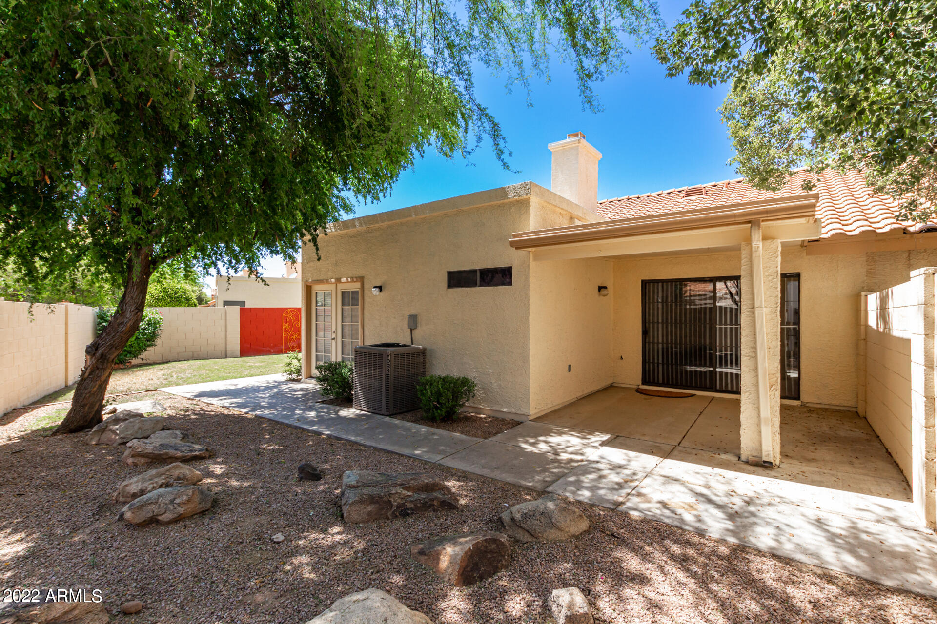13 West Ranch Road Tempe, AZ 85284 - Photo 5 of 22 PLUS A COVERED PATIO OFF THE GREAT TOOM