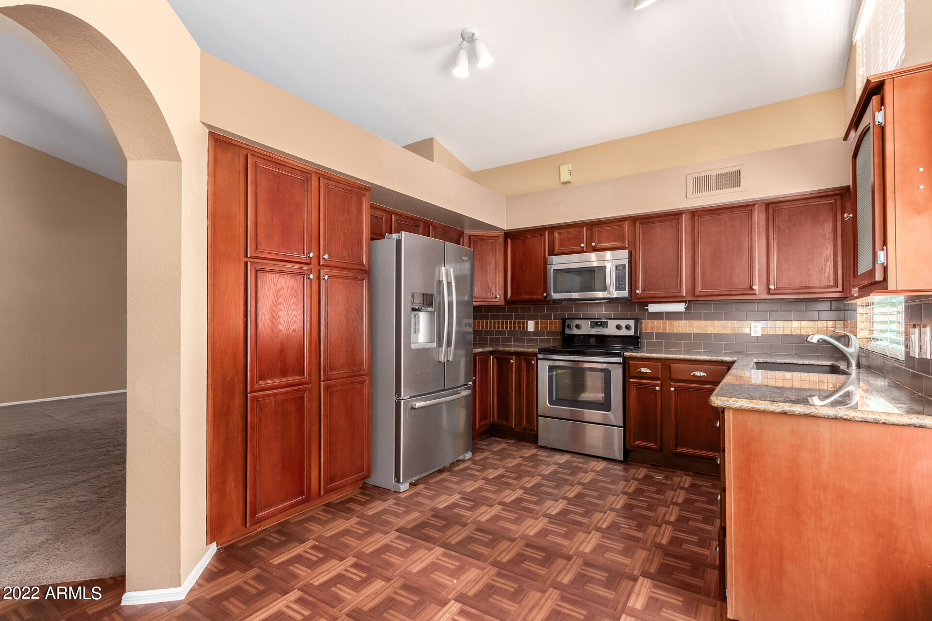 13 West Ranch Road Tempe, AZ 85284 - Photo 9 of 22 GRANITE COUNTERS & UPGRADED APPLIANCES