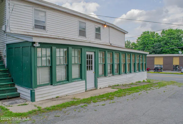 $305,000 | 1620 Columbia Turnpike, Schodack, NY 12033