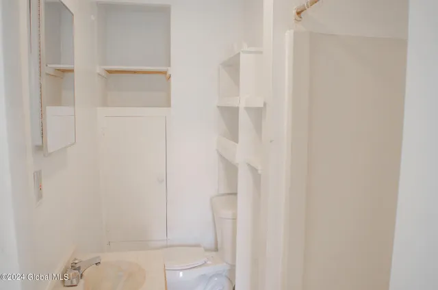 $305,000 | 1620 Columbia Turnpike, Schodack, NY 12033