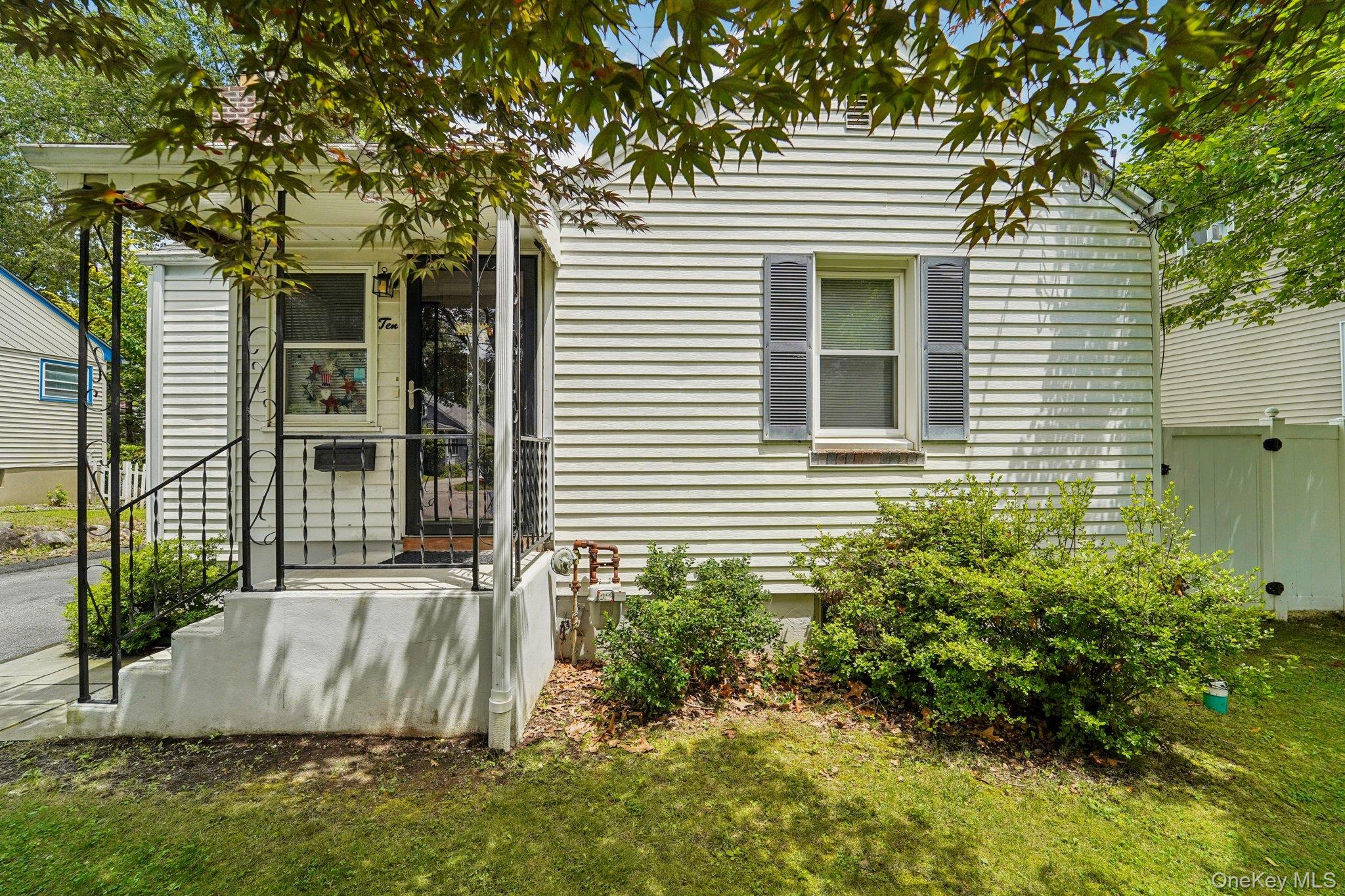 10 Ward Street Suffern, NY 10901 - Photo 4 of 34