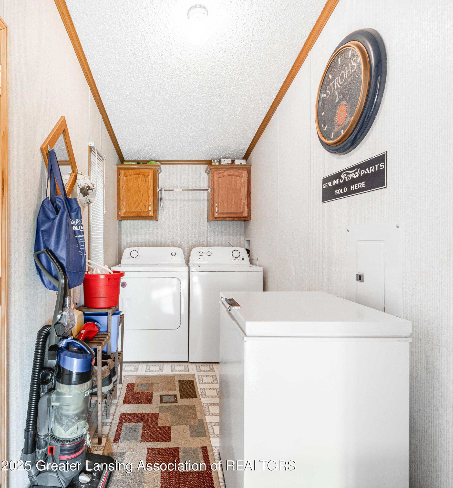 1200 South Michigan Road Eaton Rapids, MI 48827 - Photo 15 of 32 Laundry Room