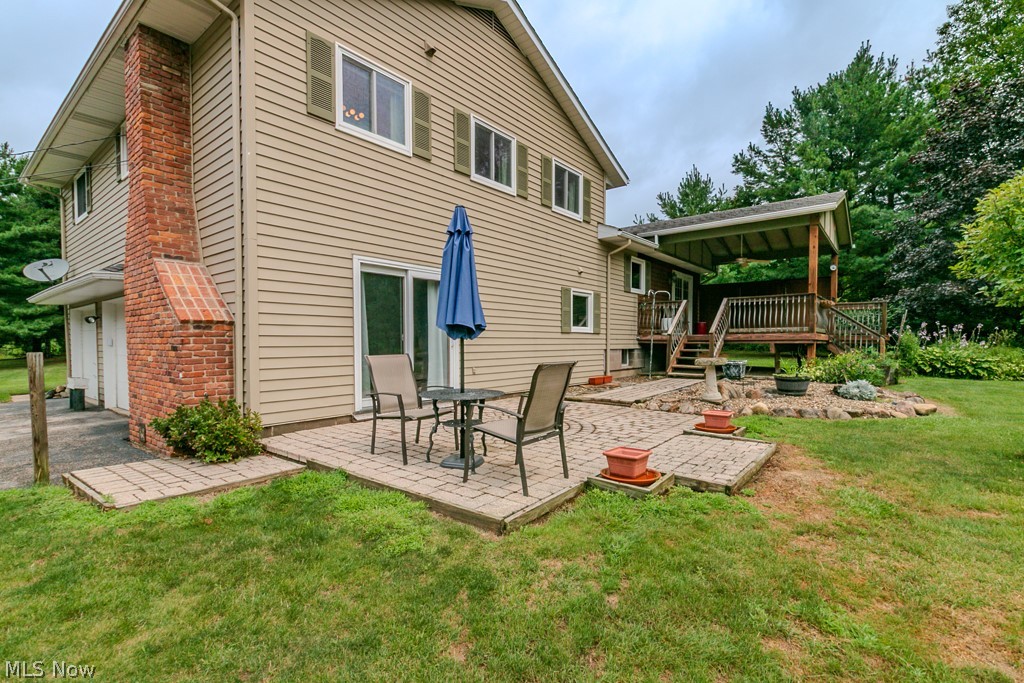 10041 Chardon Road Chardon, OH 44024 - Photo 4 of 48 Gallery Image 4
