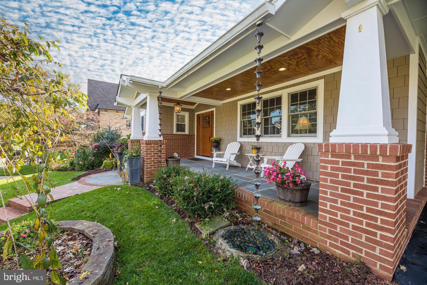 7205 Warbler Lane McLean, VA 22101 - Photo 2 of 31