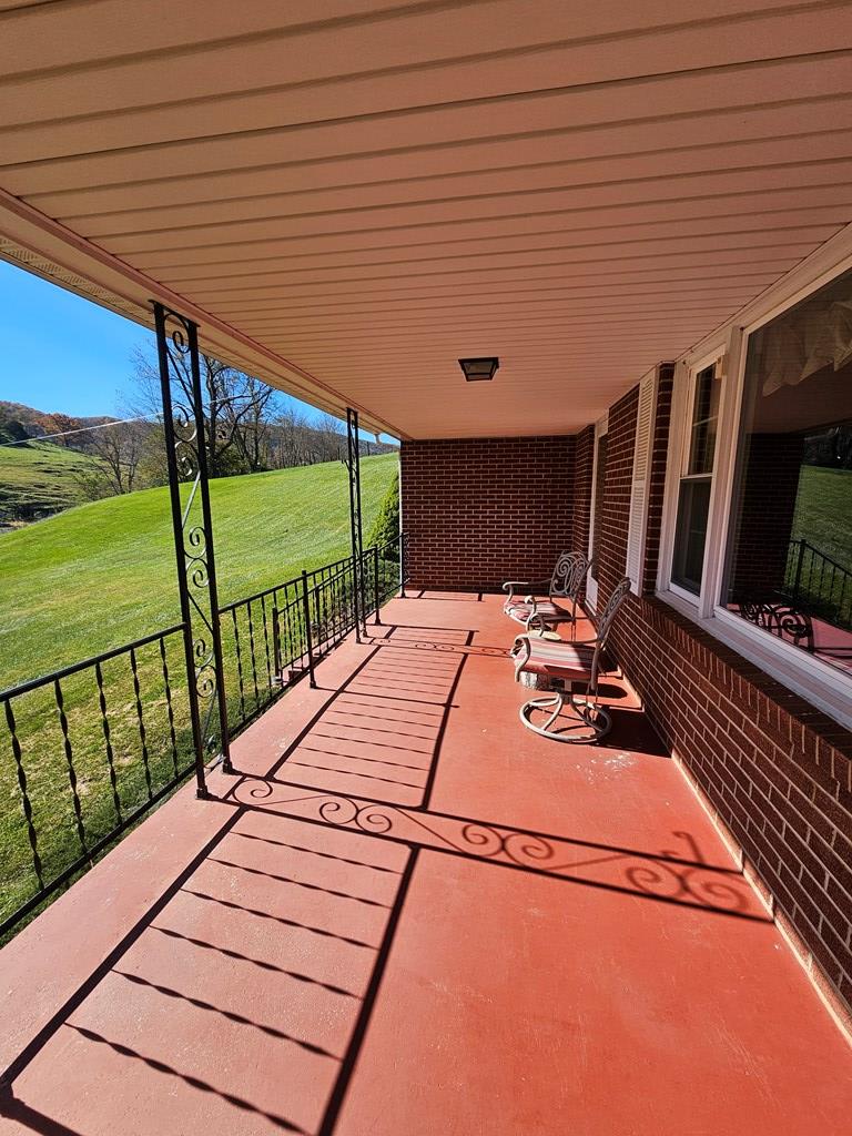 5325 Clearfork Road Bastian, VA 24314 - Photo 6 of 26 Gallery Image 6