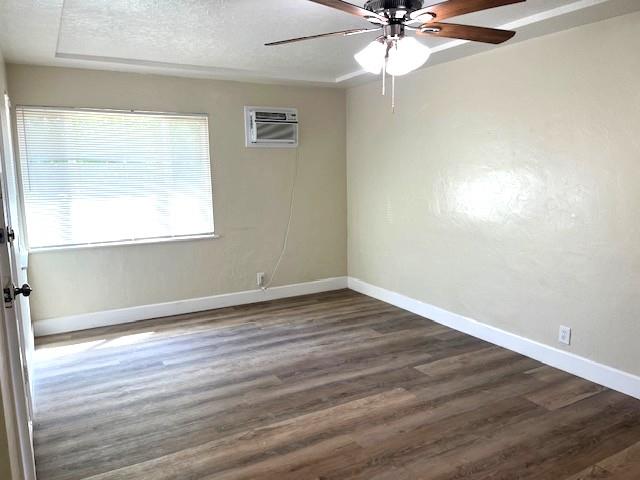 214 East Linden Avenue Reedley, CA 93654 - Photo 3 of 9