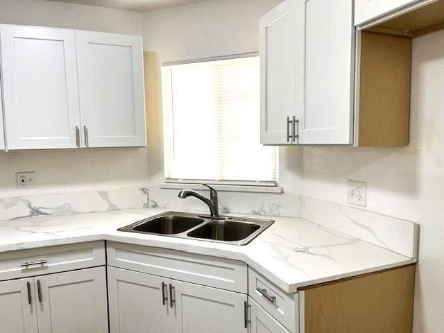 214 East Linden Avenue Reedley, CA 93654 - Photo 6 of 9