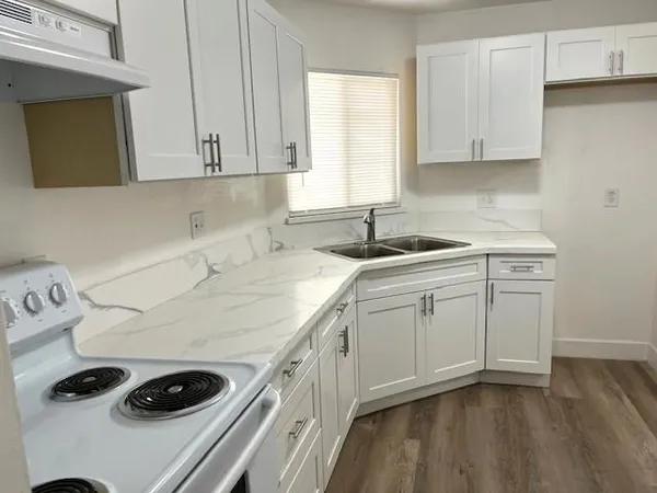 $329,000 | 214 East Linden Avenue, Reedley, CA 93654