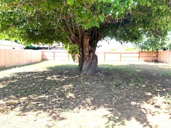 $329,000 | 214 East Linden Avenue, Reedley, CA 93654