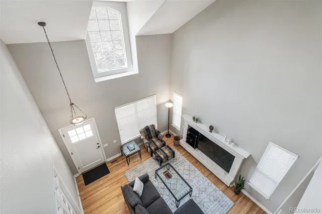 a view of entryway with workspace