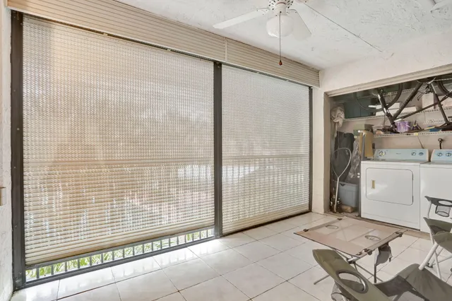 a view of livingroom with furniture